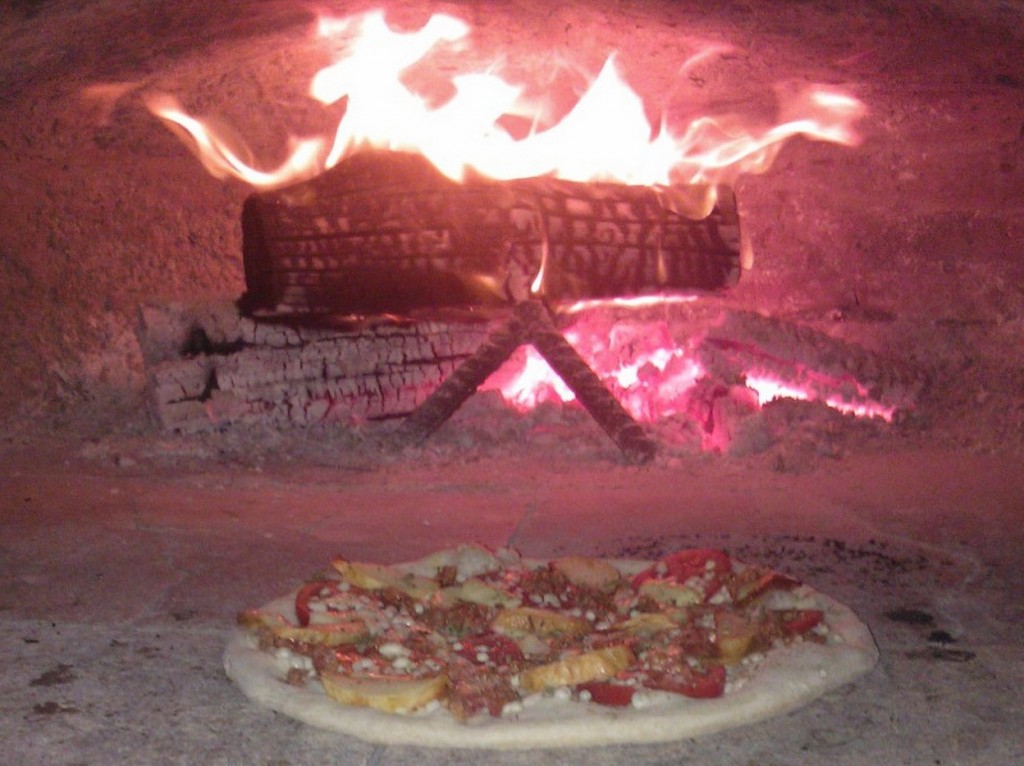 pizza patate salsiccia piccante